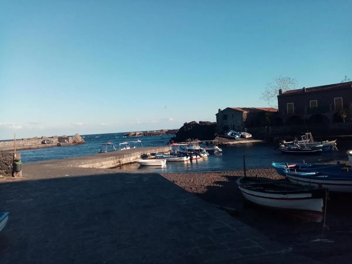 Casa Dei Nodi Pozzillo Bed & Breakfast Acireale